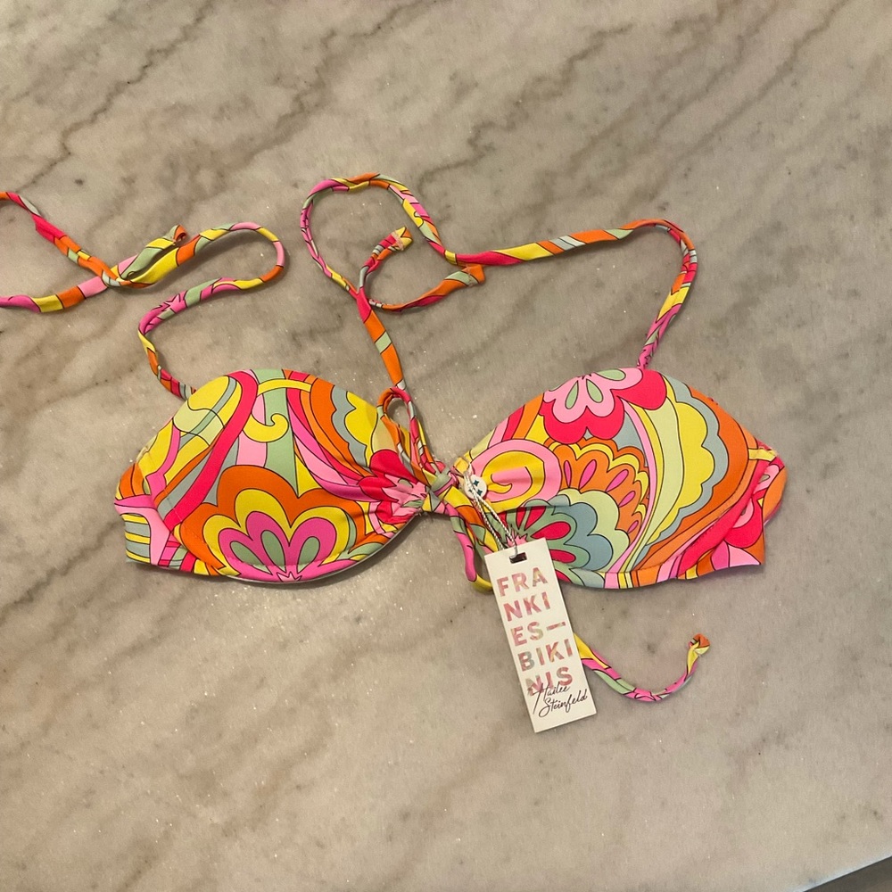 Frankie’s Bikinis Bikini top
